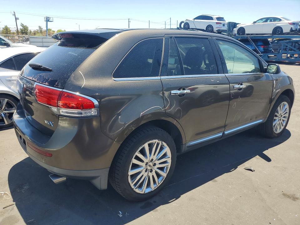 2011 Lincoln Mkx VIN 2LMDJ6JK7BBJ25810 COPART salvage auction — SIDE, NV - SALVAGE TITLE, sold $450 on 2026-07-22 (photo 3)