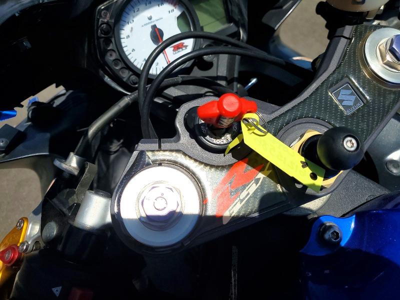2007 Suzuki Gsx-r VIN JS1GN7DA772115893 COPART salvage auction — FRONT END, Ca - Salvage Certificate, sold $1,150 on 2026-07-23 (photo 8)
