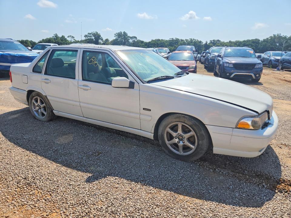 1998 Volvo S70 VIN YV1LS5570W1502319 COPART salvage auction — WATER/FLOOD, Al - Cert Of Title-Flood Salvage, sold $225 on 2026-08-04 (photo 4)