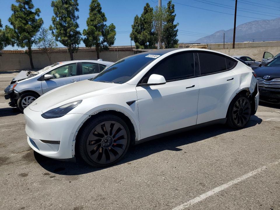 2022 Tesla Model y VIN 7SAYGDEF2NF336246 — COPART salvage auction photo