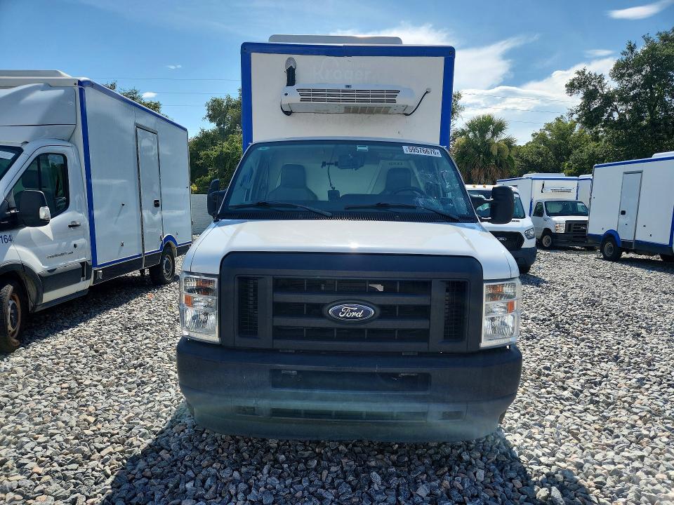2023 Ford Econoline VIN 1FDWE3FK6PDD18824 COPART salvage auction — MINOR DENT/SCRATCHES, FL - CERTIFICATE OF TITLE (P), sold $9,700 on 2026-07-28 (photo 5)