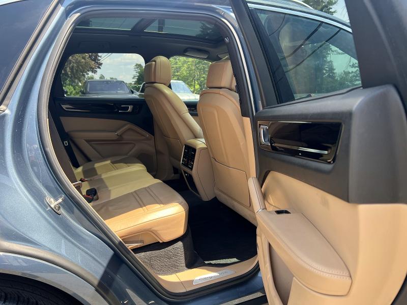 2020 Porsche Cayenne VIN WP1AA2AY3LDA00801 COPART salvage auction — MINOR DENT/SCRATCHES, Va - Certificate Of Title (P), sold $20,400 on 2026-07-24 (photo 6)