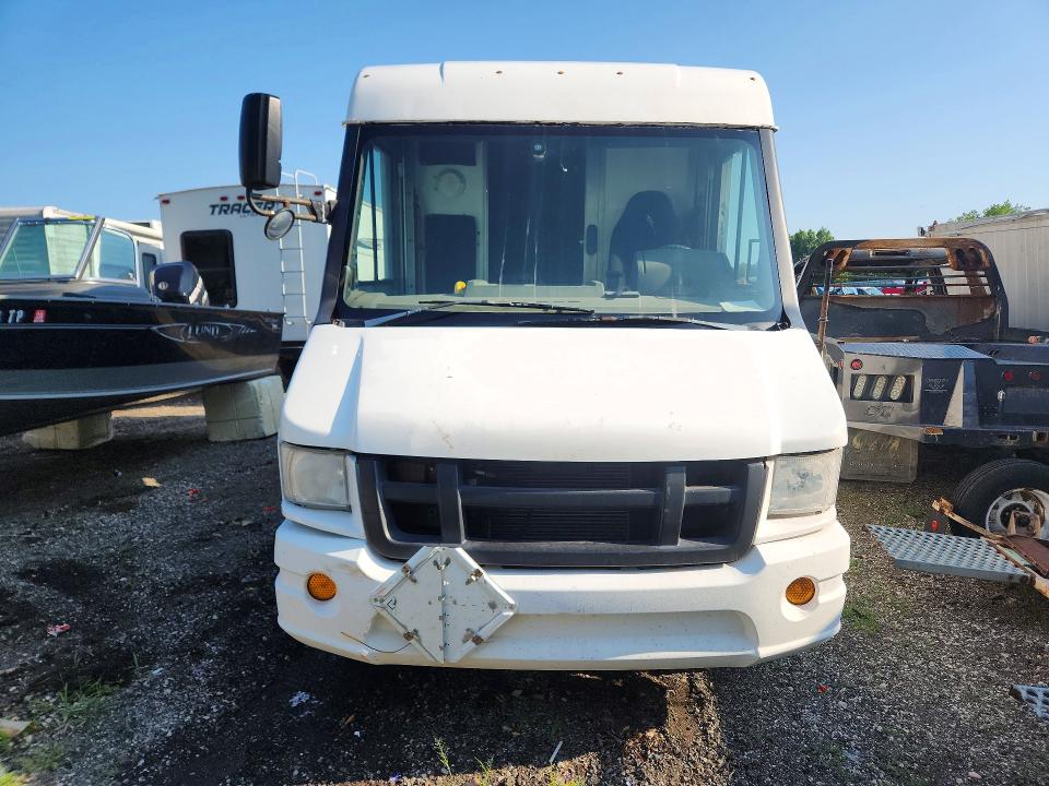 2013 Isuzu Npr hd VIN JALB4T170D7W01673 COPART salvage auction — MINOR DENT/SCRATCHES, Mi - Dealer Only Clean Title, sold $250 on 2026-07-23 (photo 5)