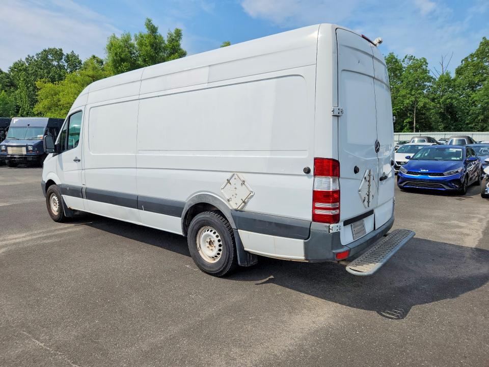 2014 Mercedes-benz Sprinter VIN WD3PE8DE6E5901141 COPART salvage auction — NORMAL WEAR, Nj - Certificate Of Title, sold $150 on 2026-07-21 (photo 2)