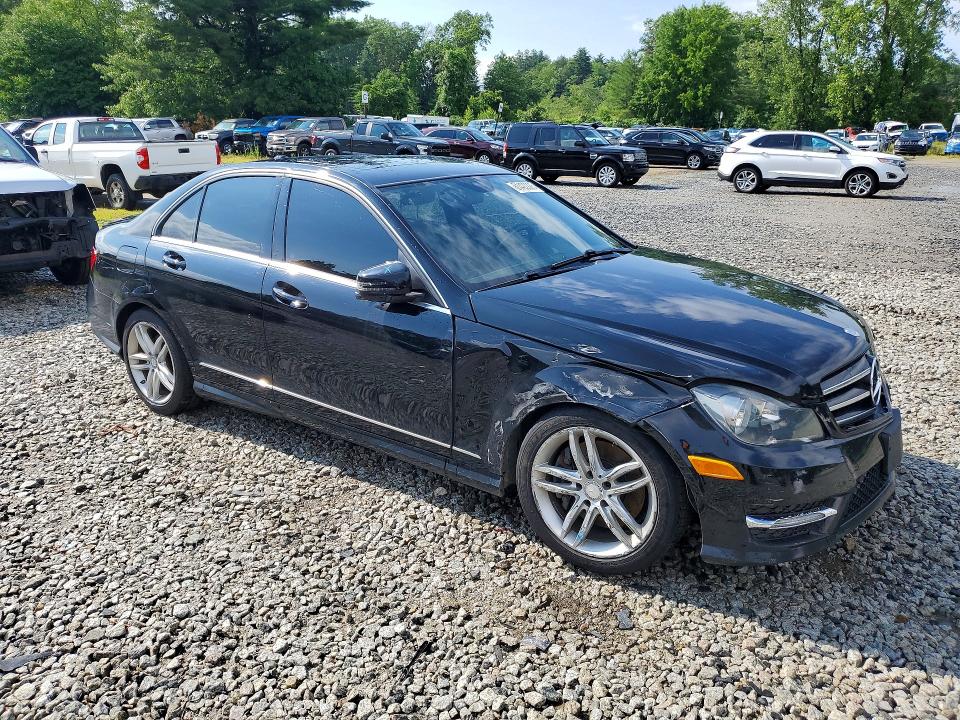 2014 Mercedes-benz C-klasse VIN WDDGF8AB8EA952859 COPART salvage auction — FRONT END, Ct - Cert Of Title-Rebuilt, sold $125 on 2026-07-29 (photo 4)