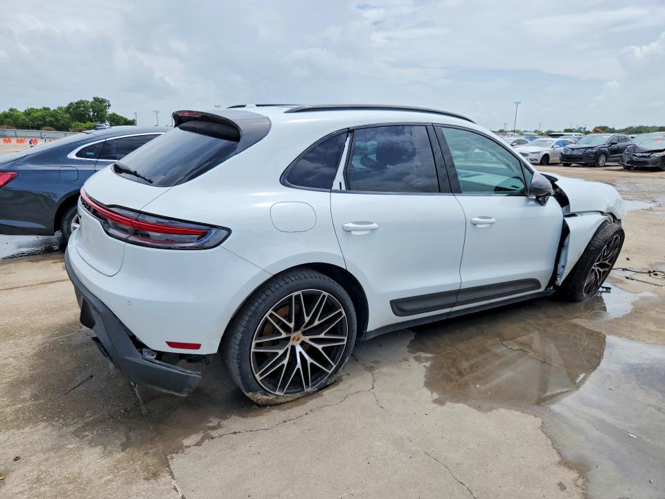 2024 Porsche Macan VIN WP1AA2A50RLB04473 COPART salvage auction — FRONT END, TX - CERTIFICATE OF TITLE, sold $13,100 on 2026-08-11 (photo 3)