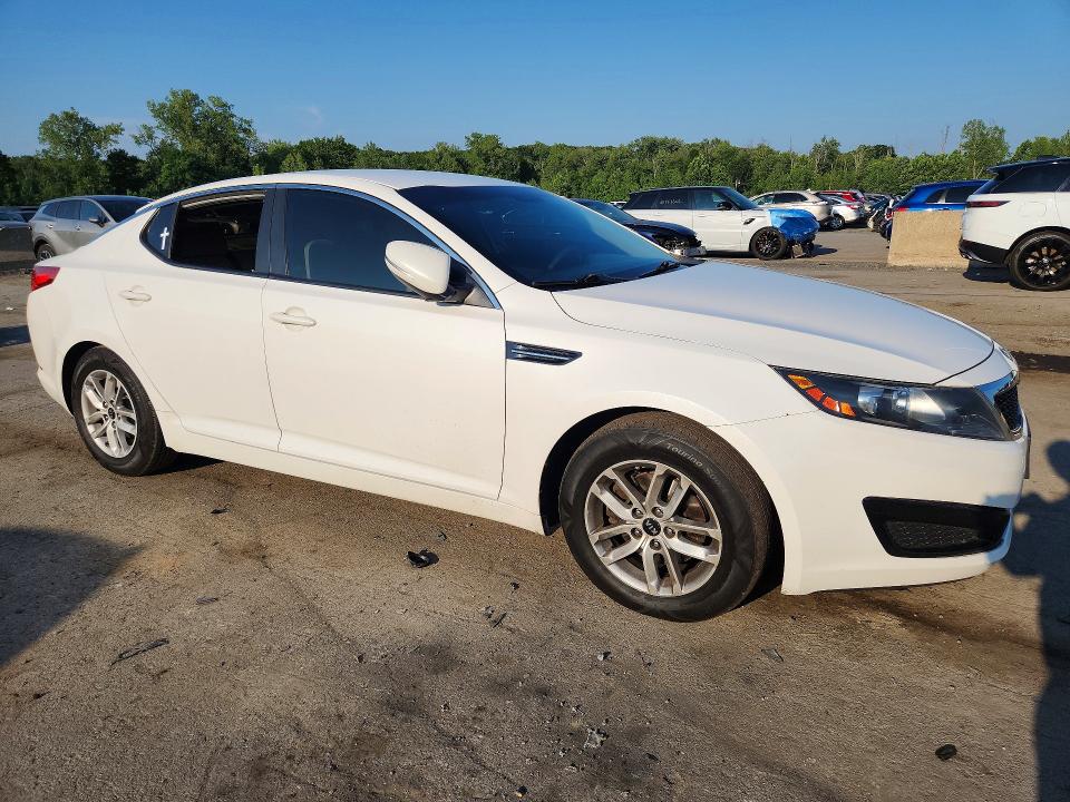 2011 Kia Optima VIN KNAGM4A73B5107147 COPART salvage auction — VANDALISM, NY - MV-907A SALVAGE CERTIFICATE, sold $325 on 2026-07-28 (photo 4)