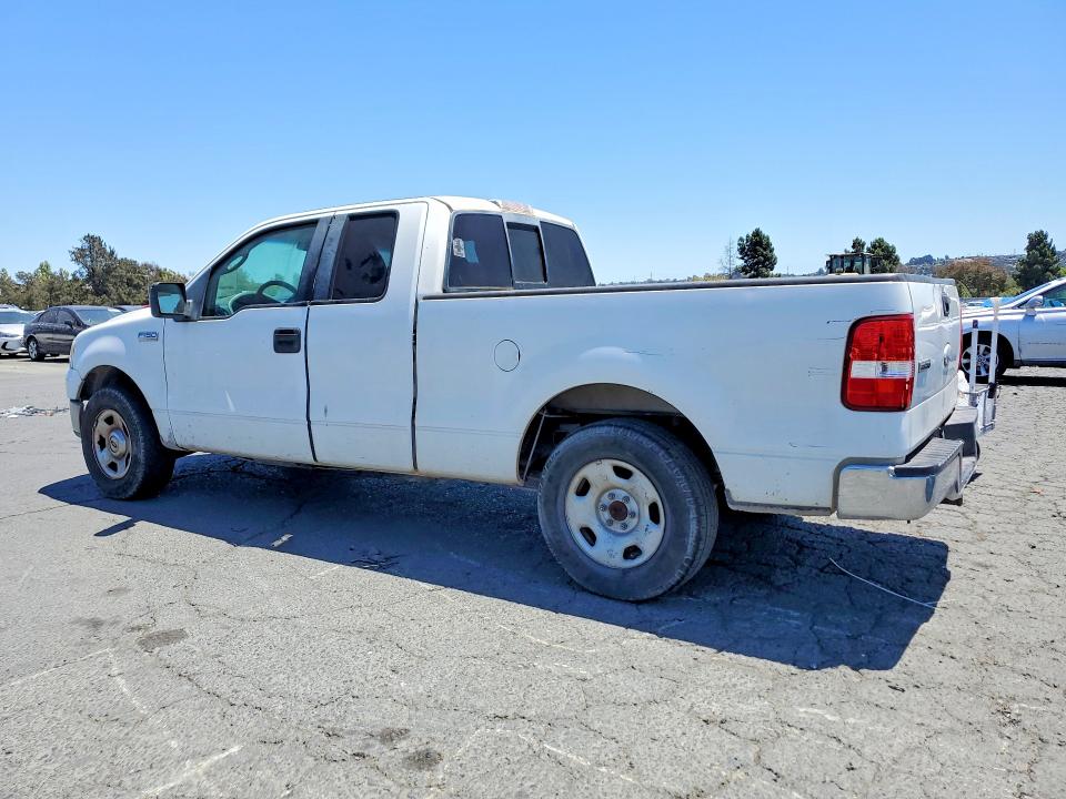 2007 Ford F-150 lightning VIN 1FTRX12W47NA14846 COPART salvage auction — NORMAL WEAR, CA - DIS/DLR/EXP ONLY CLEAN TITLE, sold $700 on 2026-07-31 (photo 2)