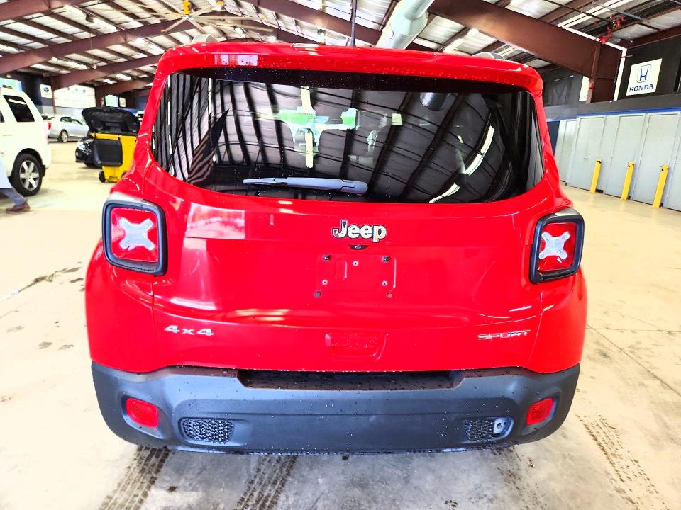 2020 Jeep Renegade VIN ZACNJBA18LPL21608 COPART salvage auction — MINOR DENT/SCRATCHES, CT - CERTIFICATE OF TITLE (P), sold $5,900 on 2026-08-04 (photo 6)