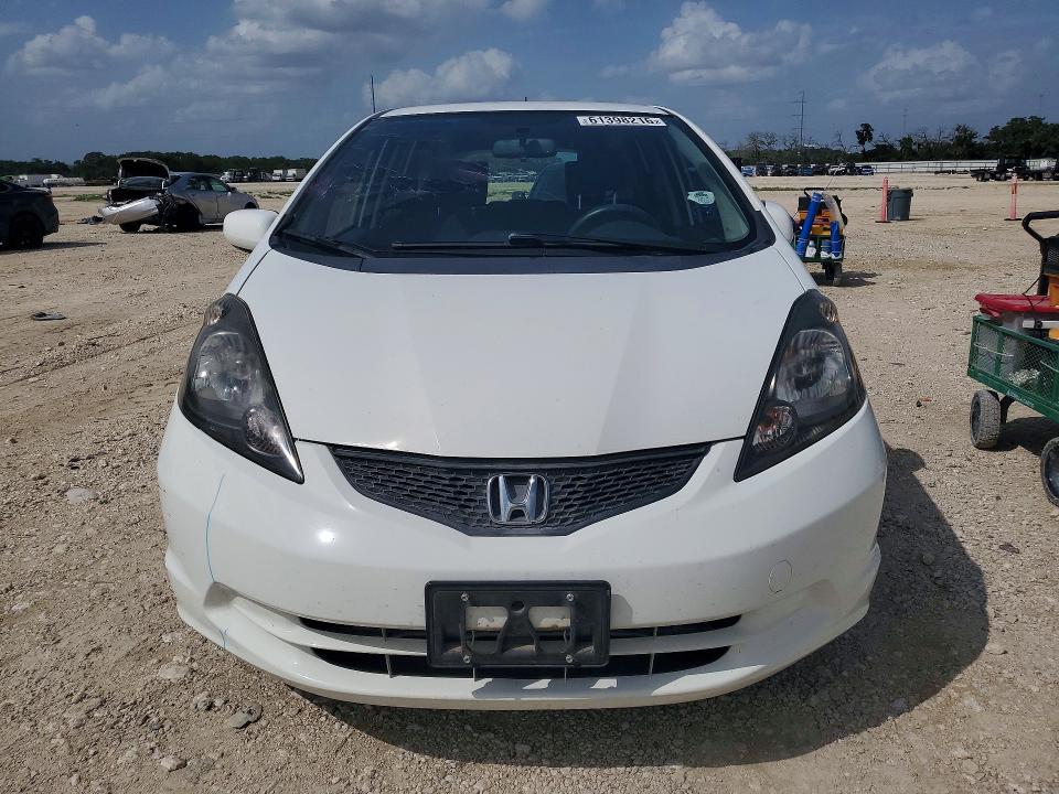 2013 Honda Fit VIN JHMGE8H31DC083423 COPART salvage auction — FRONT END, Tx - Salvage Vehicle Title, sold $250 on 2026-07-30 (photo 5)