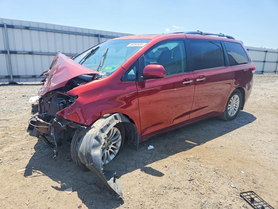 2012 Toyota Sienna VIN 5TDYK3DC5CS195582 COPART salvage auction — FRONT END, Va - Cert Of Title - Salvage, sold $900 on 2026-07-22 (photo 1)