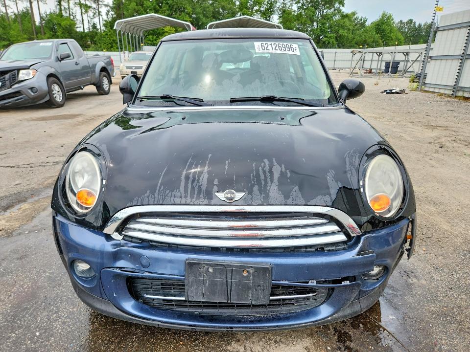 2011 Mini Cooper VIN WMWSU3C55BT095191 COPART salvage auction — FRONT END, SC - CERT OF TITLE-SALVAGE, sold $675 on 2026-08-24 (photo 5)