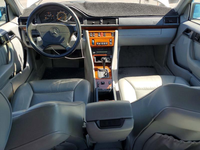 1995 Mercedes-benz E-class VIN WDBEA32EXSC271970 COPART salvage auction — SIDE, CA - DLR/DIS/EXP ONLY SALVAGE TITLE, sold $3,300 on 2026-07-31 (photo 8)