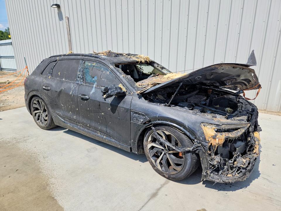 2024 Audi Q8 VIN WA15AAGE5RB065478 COPART salvage auction — BURN, GA - BILL OF SALE - PARTS ONLY, sold $975 on 2026-07-16 (photo 4)