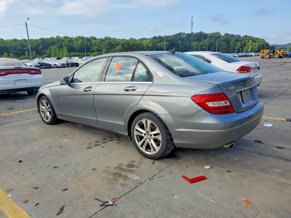 2013 Mercedes-benz C-klasse VIN WDDGF8AB3DR244096 COPART salvage auction — WATER/FLOOD, Ky - Cert Of Title-Salvage Water, sold $1,050 on 2026-08-17 (photo 2)