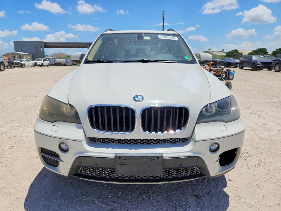 2011 BMW X5 VIN 5UXZV4C56BL738232 COPART salvage auction — MINOR DENT/SCRATCHES, VA - CERTIFICATE OF TITLE, sold $275 on 2026-07-28 (photo 5)