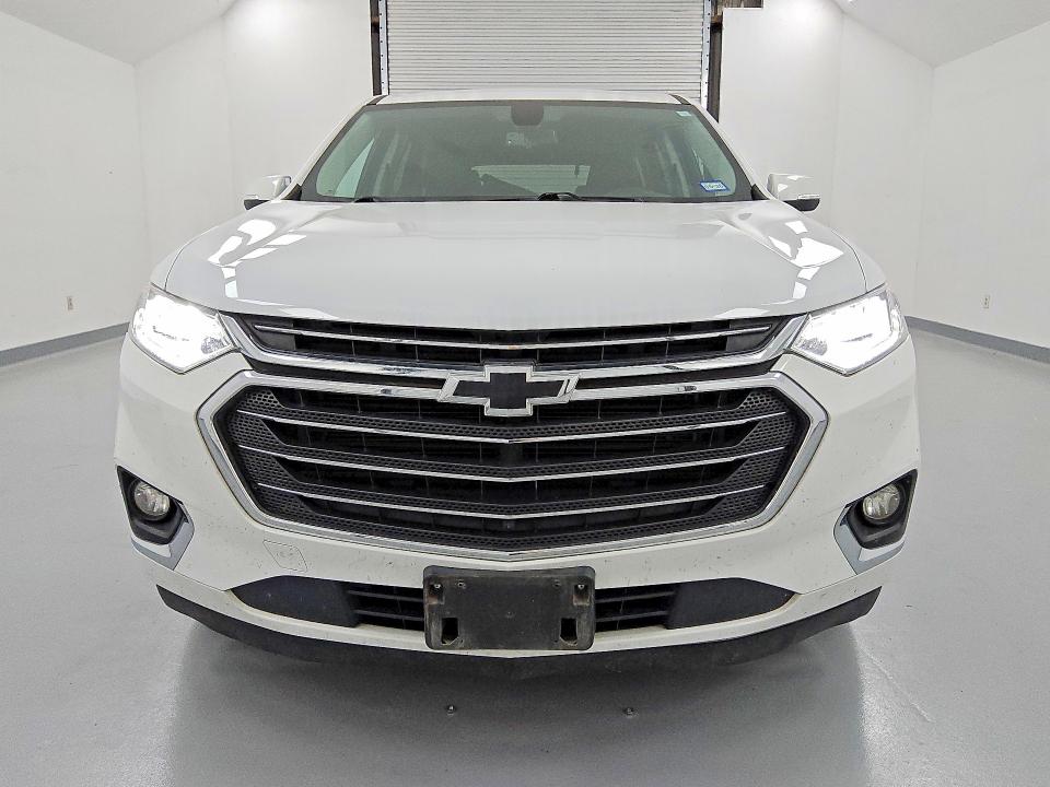2019 Chevrolet Traverse VIN 1GNERKKW8KJ182074 COPART salvage auction — MINOR DENT/SCRATCHES, Tx - Certificate Of Title, sold $11,600 on 2026-07-28 (photo 5)