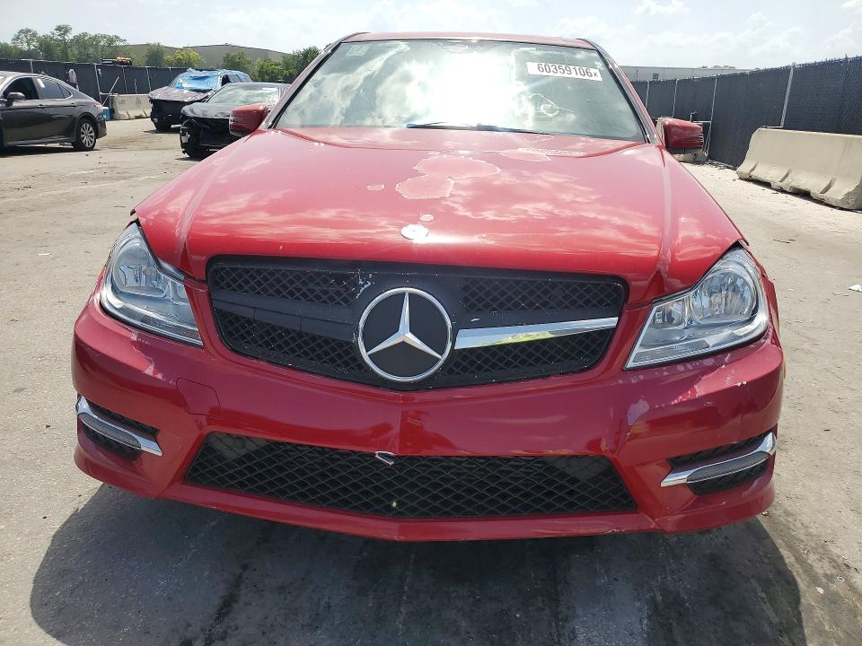 2013 Mercedes-benz VIN WDDGF4HB5DR288776 COPART salvage auction — MINOR DENT/SCRATCHES, Fl - Certificate Of Title, sold $2,700 on 2026-07-27 (photo 5)