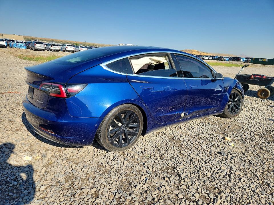 2019 Tesla Model 3 VIN 5YJ3E1EB7KF465023 COPART salvage auction — SIDE, Salvage Title, sold $2,100 on 2026-09-04 (photo 3)