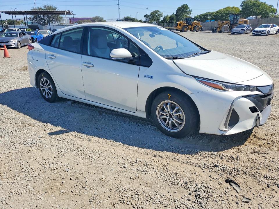 2020 Toyota VIN JTDKARFP2L3132792 COPART salvage auction — SIDE, Ca - Salvage Certificate, sold $2,050 on 2026-07-21 (photo 4)
