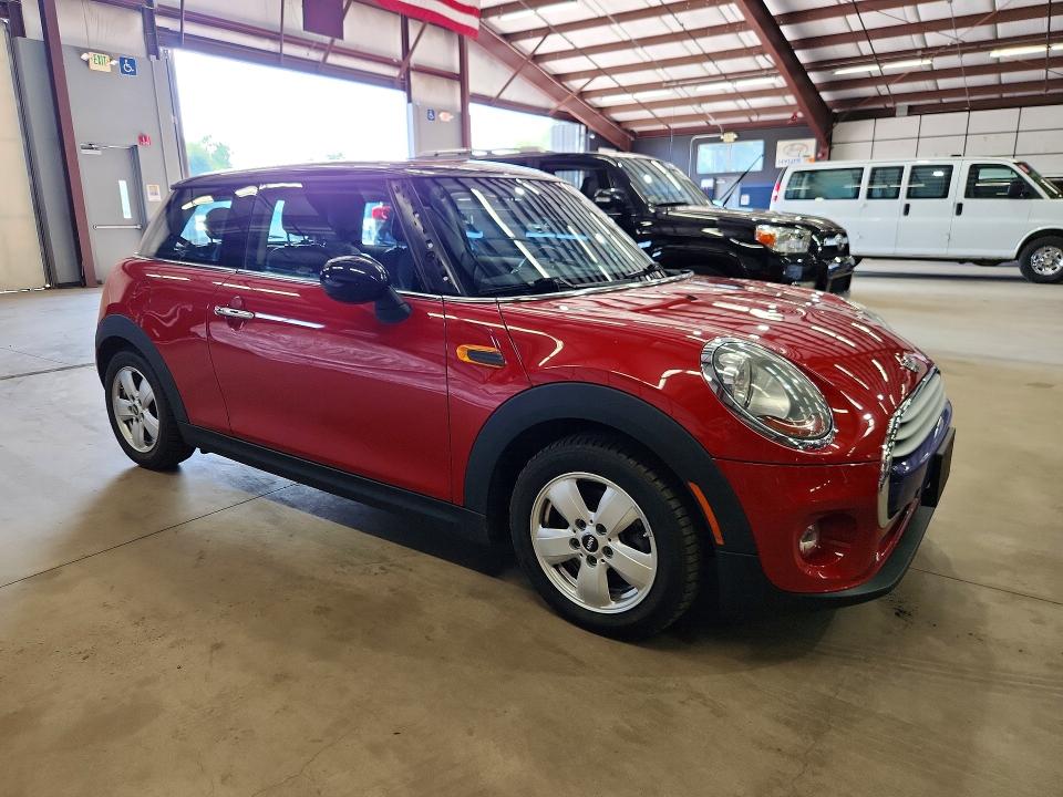 2015 Mini Cooper VIN WMWXM5C55F3A97341 COPART salvage auction — MINOR DENT/SCRATCHES, ME - CERTIFICATE OF TITLE (P), sold $2,350 on 2026-07-27 (photo 4)