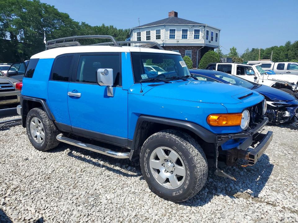 2007 Toyota Fj cruiser VIN JTEBU11F470008453 COPART salvage auction — FRONT END, MA - CERTIFICATE OF TITLE (P), sold $4,200 on 2026-07-22 (photo 4)