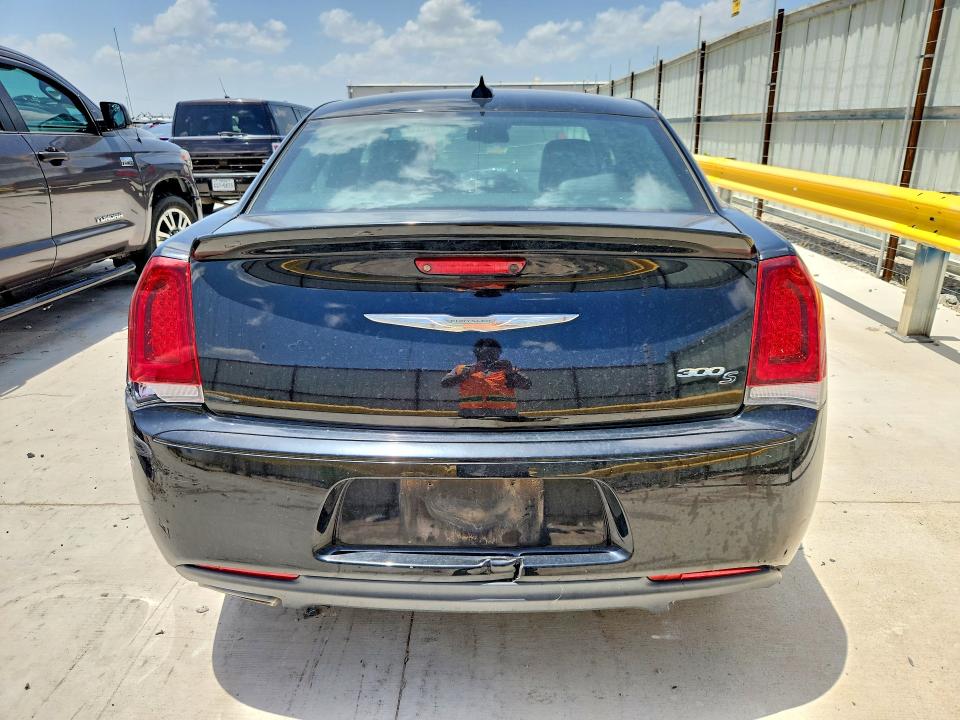 2018 Chrysler 300 VIN 2C3CCABG6JH243320 COPART salvage auction — ALL OVER, Tx - Certificate Of Title, sold $1,900 on 2026-07-28 (photo 6)