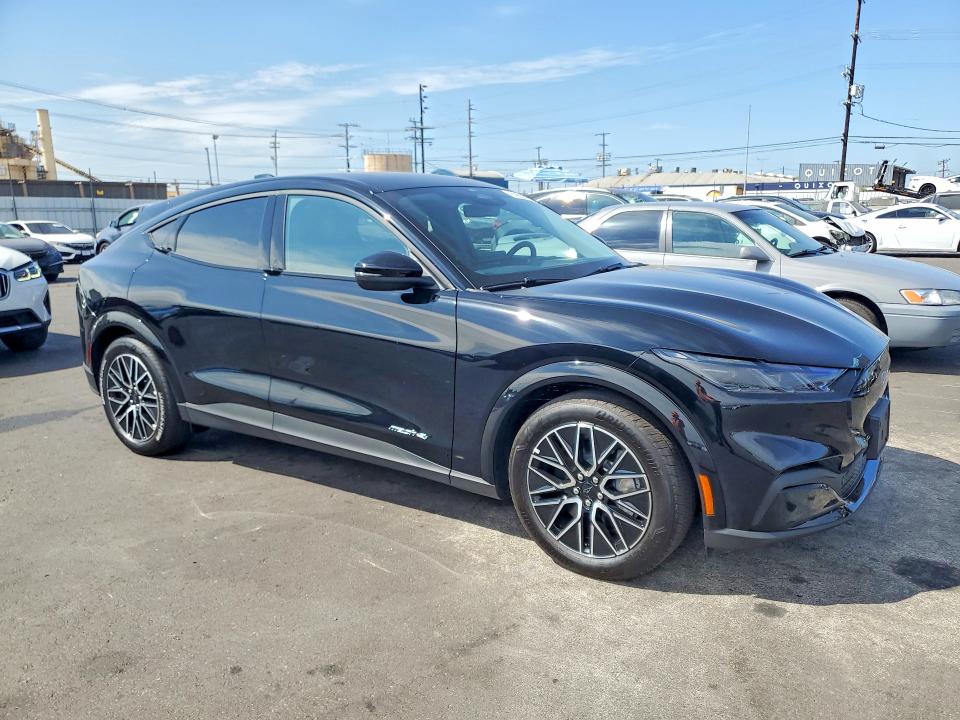 2025 Ford Mustang mach-e VIN 3FMTK3R79SMA38489 COPART salvage auction — NORMAL WEAR, CA - DIS/DLR/EXP ONLY CLEAN TITLE, sold $8,400 on 2026-07-22 (photo 4)