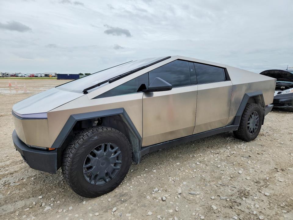 2024 Tesla Cybertruck VIN 7G2CEHED0RA033338 — COPART salvage auction photo