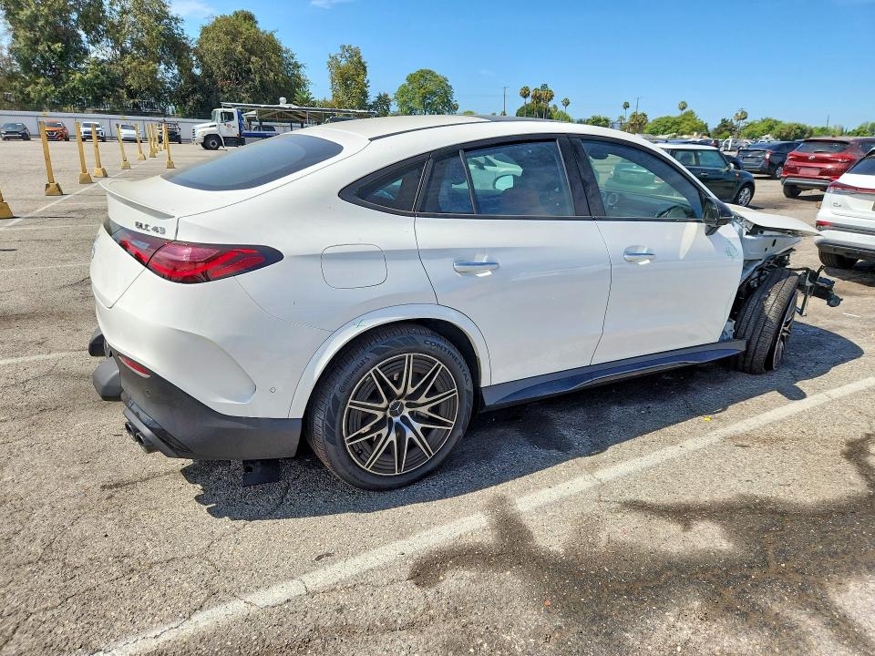 2024 Mercedes-benz Glc VIN W1NKJ8HB1RF202942 COPART salvage auction — UNDERCARRIAGE, CA - SALVAGE CERTIFICATE, sold $32,000 on 2026-08-21 (photo 3)