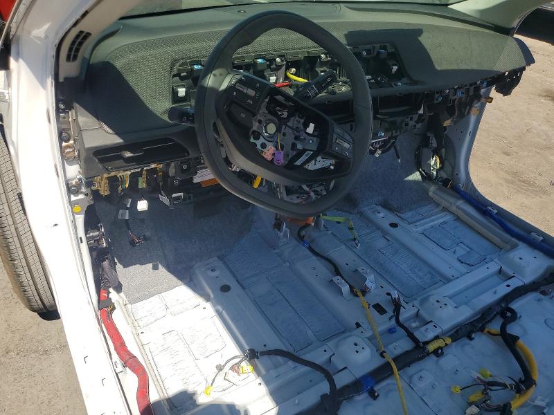2025 Kia Ev6 VIN 5XYC34JA2SG013493 COPART salvage auction — STRIPPED, Ca - Certificate Of Title, sold $50 on 2026-07-28 (photo 8)