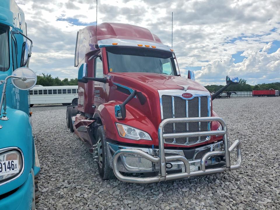 2025 Peterbilt 579 VIN 1XPBD49X8SD678297 COPART salvage auction — FRAME DAMAGE, KY - CERT OF TITLE-SALVAGE, sold $31,000 on 2026-08-27 (photo 4)