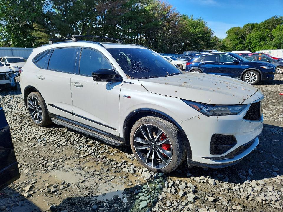 2022 Acura Mdx VIN 5J8YD8H8XNL005391 COPART salvage auction — VANDALISM, Salvage Title, sold $8,200 on 2026-07-27 (photo 4)