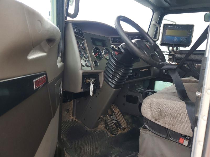2022 Kenworth T370 VIN 2NKHHJ7X4NM106819 COPART salvage auction — MINOR DENT/SCRATCHES, NE - CERT OF TITLE-SALVAGE, sold $50,000 on 2026-08-13 (photo 8)
