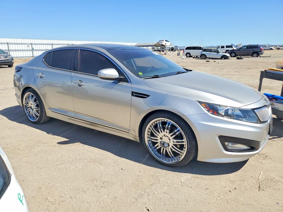 2011 Kia Optima VIN KNAGR4A66B5132228 COPART salvage auction — MINOR DENT/SCRATCHES, CA - DIS/DLR/EXP ONLY CLEAN TITLE, sold $550 on 2026-07-20 (photo 4)