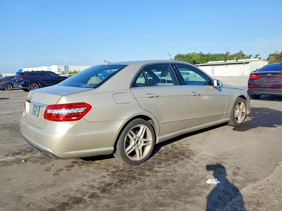 2012 Mercedes-benz VIN WDDHF5KB4CA588616 COPART salvage auction — SIDE, Fl - Cert Of Title Slvg Rebuildable, sold $500 on 2026-07-15 (photo 3)