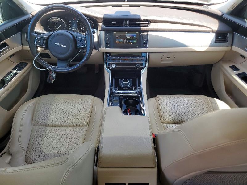 2017 Jaguar Xf VIN SAJBK4BV6HCY28598 COPART salvage auction — MINOR DENT/SCRATCHES, CA - DIS/DLR/EXP ONLY CLEAN TITLE, sold $1,350 on 2026-07-27 (photo 8)