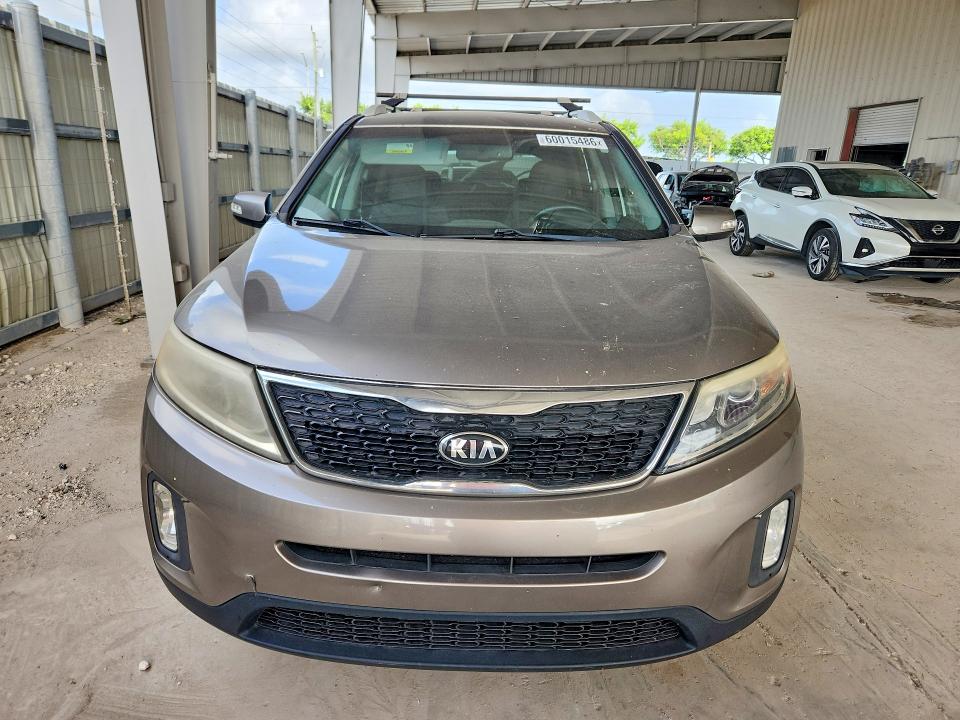 2015 Kia Sorento VIN 5XYKT4A68FG625792 COPART salvage auction — SIDE, Fl - Cert Of Title Slvg Rebuildable, sold $750 on 2026-07-15 (photo 5)
