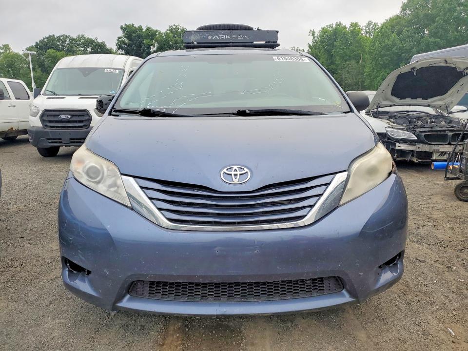 2015 Toyota Sienna VIN 5TDJK3DC7FS101028 COPART salvage auction — MINOR DENT/SCRATCHES, MA - CERTIFICATE OF TITLE (P), sold $2,950 on 2026-07-30 (photo 5)