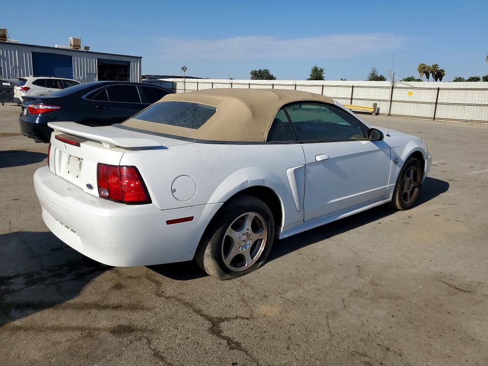 2004 Ford Mustang VIN 1FAFP44494F110208 COPART salvage auction — SIDE, CA - DIS/DLR/EXP ONLY CLEAN TITLE, sold $275 on 2026-07-31 (photo 3)