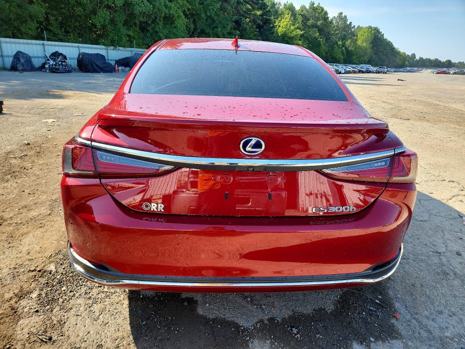 2020 Lexus ES VIN 58AF21B19LU012357 COPART salvage auction — WATER/FLOOD, La - Certificate Of Destruction, sold $12,800 on 2026-09-10 (photo 6)