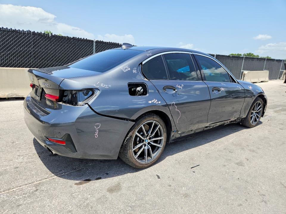2019 BMW 3er VIN 3MW5R7J56K8B00799 COPART salvage auction — REAR END, Salvage Title, sold $7,200 on 2026-09-01 (photo 3)