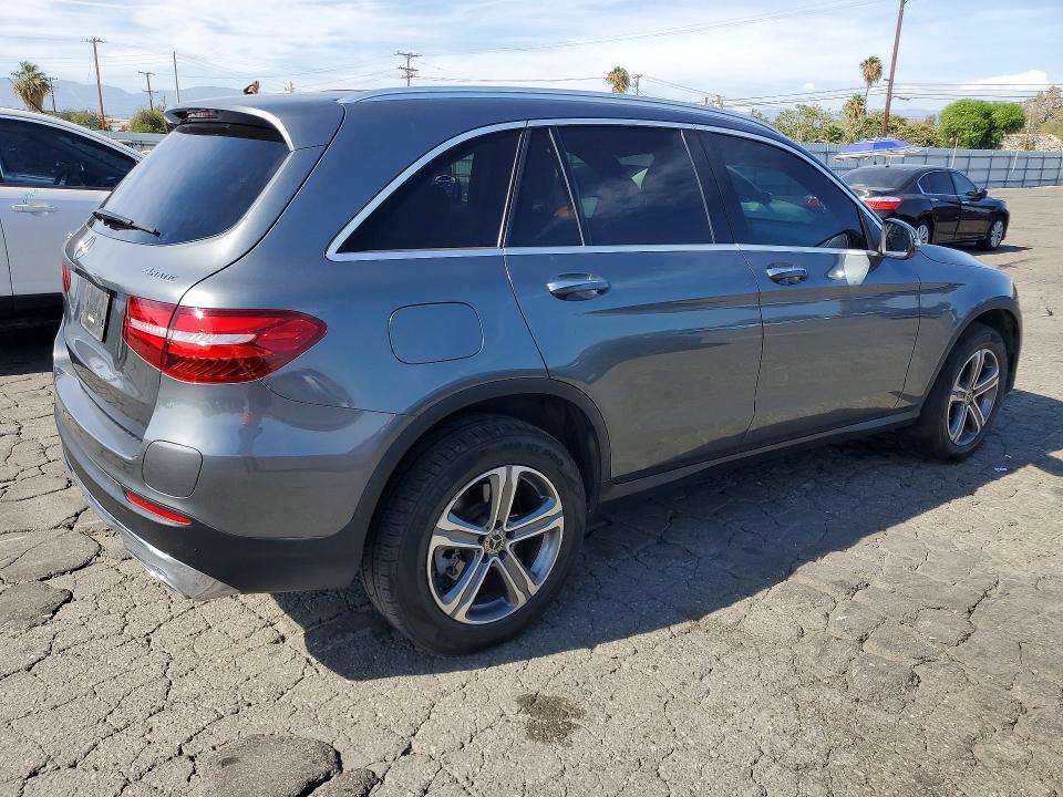 2019 Mercedes-benz Glc VIN WDC0G5EB4KF537788 COPART salvage auction — MINOR DENT/SCRATCHES, Ca - Dis/Dlr/Exp Only Clean Title, sold $8,900 on 2026-08-10 (photo 3)