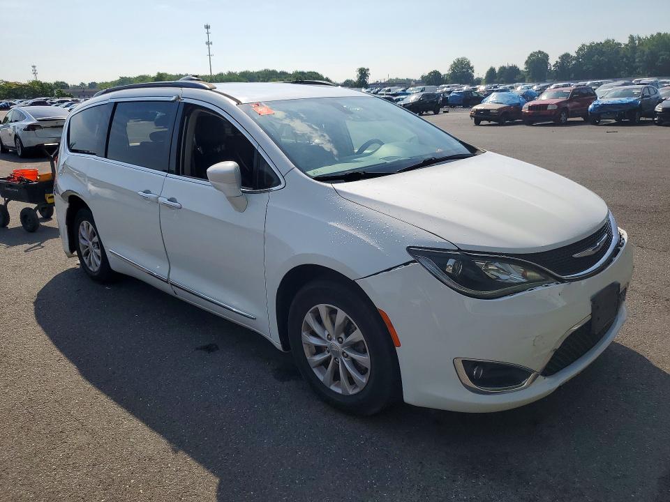 2017 Chrysler Pacifica VIN 2C4RC1BG9HR621771 COPART salvage auction — REAR END, Nj - Cert Of Title-Salvage, sold $1,475 on 2026-09-06 (photo 4)