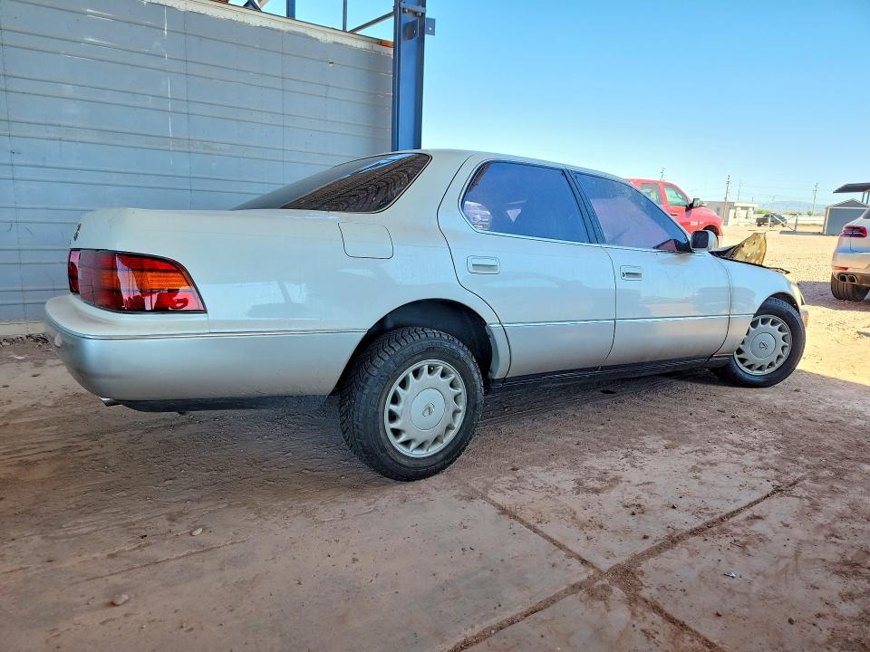 1990 Lexus Ls 400 VIN JT8UF11E8L0005725 COPART salvage auction — BURN, AZ - CERT OF TITLE - SALVAGE, sold $150 on 2026-07-09 (photo 3)