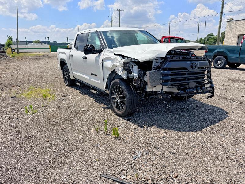2025 Toyota Tundra VIN 5TFLA5DB4SX324646 COPART salvage auction — ROOF, Mi - Dealer Only Clean Title (P), sold $15,400 on 2026-07-31 (photo 1)