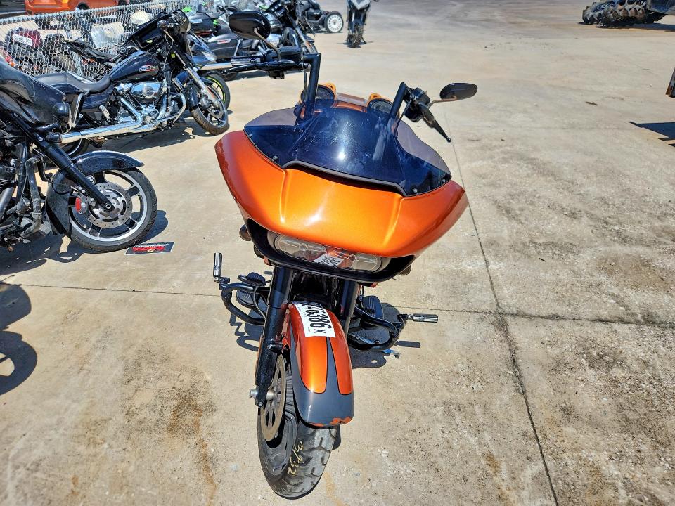 2019 Harley-Davidson fl VIN 1HD1KTP13KB601021 COPART salvage auction — SIDE, Tx - Salvage Vehicle Title (P), sold $15,200 on 2026-09-21 (photo 2)