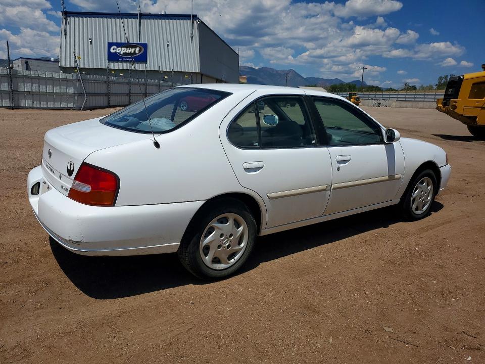 1998 Nissan Altima VIN 1N4DL01D4WC171941 COPART salvage auction — HAIL, CO - DIS/DLR/EXP ONLY CLEAN TITLE, sold $300 on 2026-07-29 (photo 3)