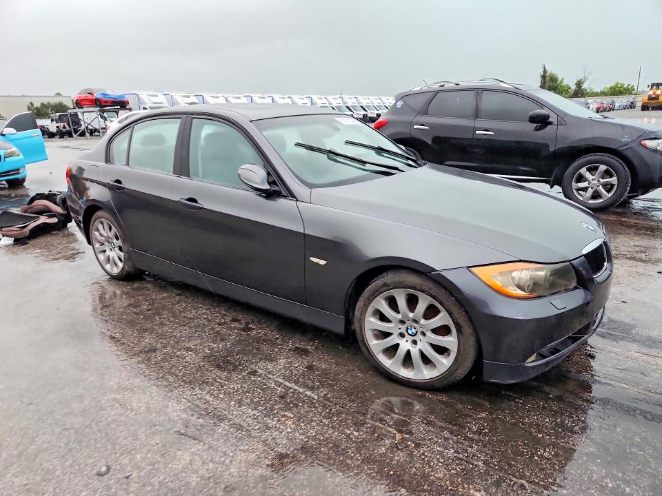 2008 BMW 3 series VIN WBAVC93548K037834 COPART salvage auction — MINOR DENT/SCRATCHES, FL - CERTIFICATE OF TITLE (P), sold $375 on 2026-07-23 (photo 4)