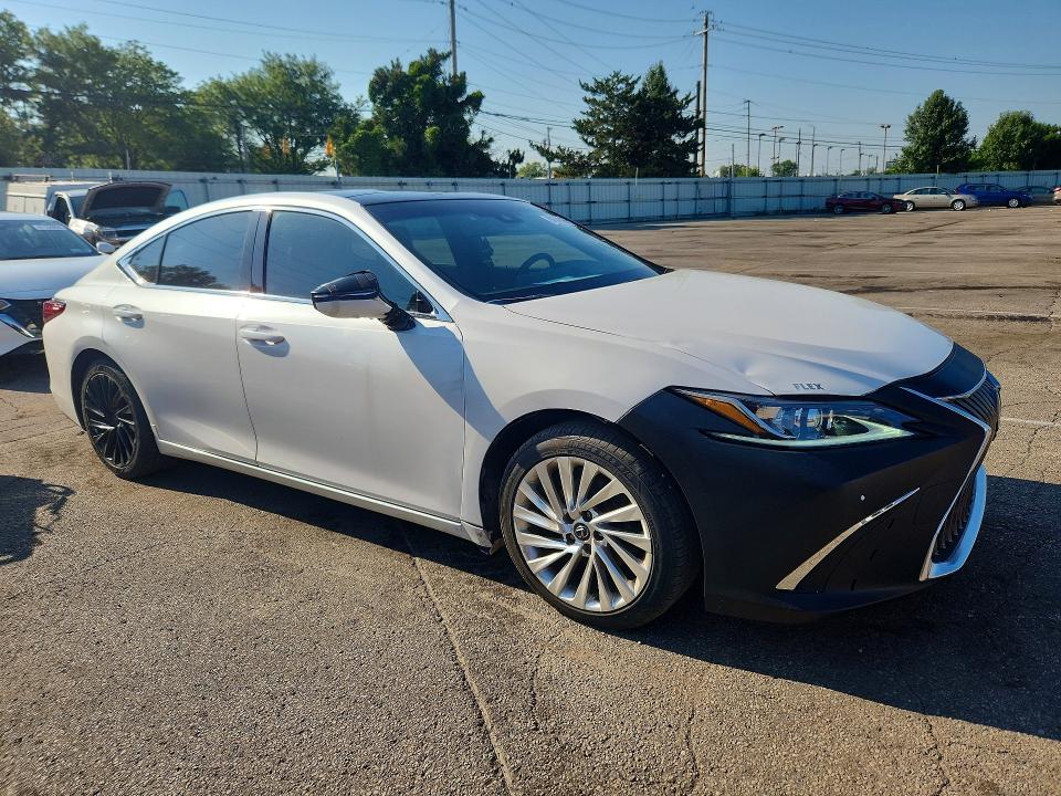 2019 Lexus ES VIN 58ABZ1B17KU027609 COPART salvage auction — FRONT END, WV - CERTIFICATE OF TITLE (P), sold $14,900 on 2026-07-29 (photo 4)